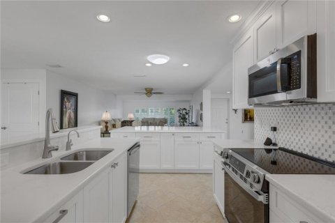 Villa ou maison à vendre à Sarasota, Floride: 2 chambres, 141.95 m2 № 2413911 - photo 27