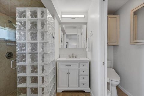 Villa ou maison à vendre à Sarasota, Floride: 2 chambres, 141.95 m2 № 2413911 - photo 15