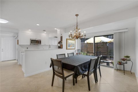 Villa ou maison à vendre à Sarasota, Floride: 2 chambres, 141.95 m2 № 2413911 - photo 20