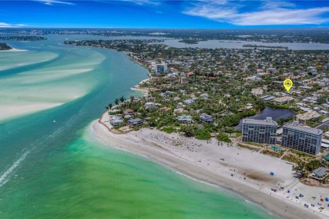 Villa ou maison à vendre à Sarasota, Floride: 2 chambres, 141.95 m2 № 2413911 - photo 4