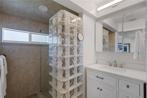 Villa ou maison à vendre à Sarasota, Floride: 2 chambres, 141.95 m2 № 2413911 - photo 14