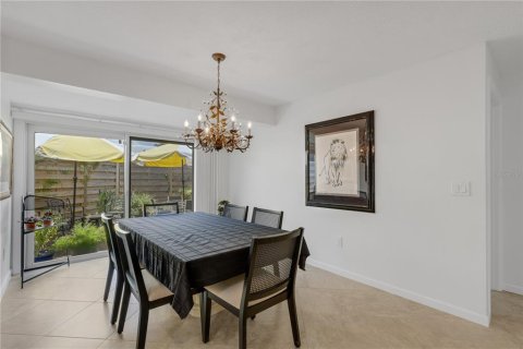 Villa ou maison à vendre à Sarasota, Floride: 2 chambres, 141.95 m2 № 2413911 - photo 21