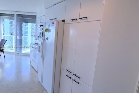 Condo in Sunny Isles Beach, Florida, 3 bedrooms  № 1860726 - photo 6