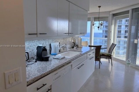 Condo in Sunny Isles Beach, Florida, 3 bedrooms  № 1860726 - photo 5