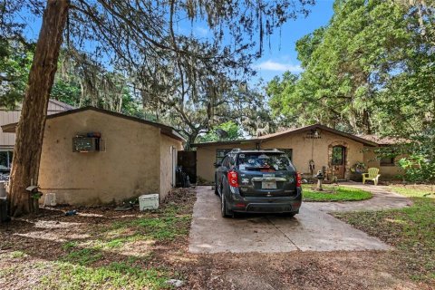 House in Ocklawaha, Florida 5 bedrooms, 143.81 sq.m. № 2207440