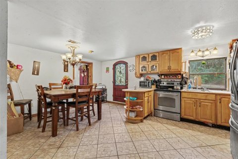 Villa ou maison à vendre à Ocklawaha, Floride: 5 chambres, 143.81 m2 № 2207440 - photo 6