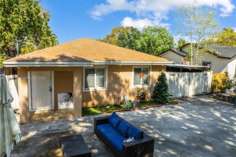 Casa en Miami, Florida 4 dormitorios, 130.06 m2 № 2029121