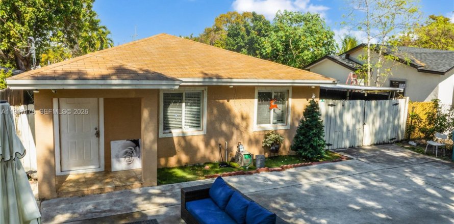 Casa en Miami, Florida 4 dormitorios, 130.06 m2 № 2029121