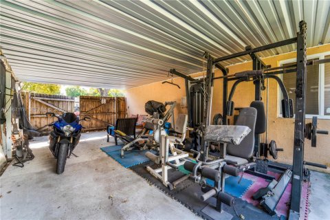 Casa en venta en Miami, Florida, 4 dormitorios, 130.06 m2 № 2029121 - foto 28