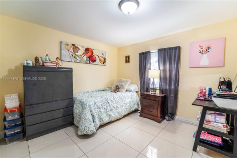 Casa en venta en Miami, Florida, 4 dormitorios, 130.06 m2 № 2029121 - foto 20