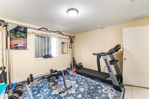Casa en venta en Miami, Florida, 4 dormitorios, 130.06 m2 № 2029121 - foto 26