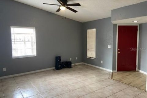 Duplex à vendre à Orlando, Floride: 3 chambres, 128.21 m2 № 2200713 - photo 2