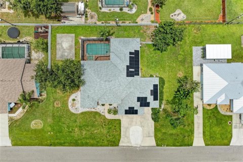 Villa ou maison à vendre à Port Charlotte, Floride: 4 chambres, 266.54 m2 № 2347517 - photo 4