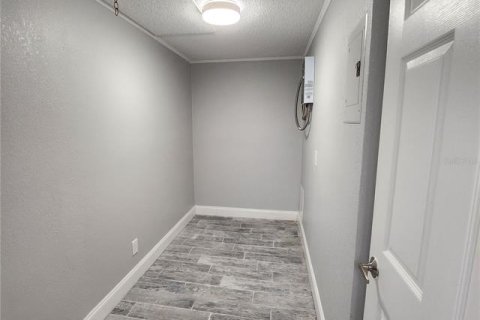 Снять в аренду квартиру в Плант-Сити, Флорида 4 комнаты, 78.97м2, № 2150554 - фото 9