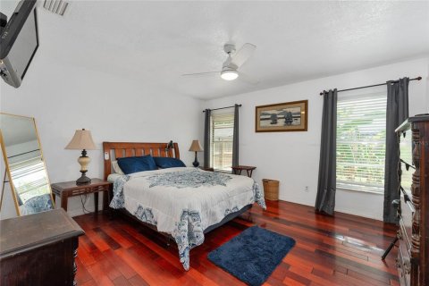 House in Sanford, Florida 3 bedrooms, 148.55 sq.m. № 1894449 - photo 10