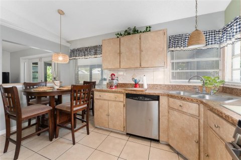 House in Sanford, Florida 3 bedrooms, 148.55 sq.m. № 1894449 - photo 3
