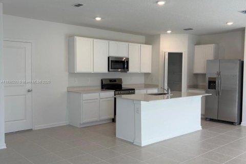 Снять в аренду виллу или дом в Лейк-Уэльс, Флорида 4 спальни, № 1952789 - фото 2