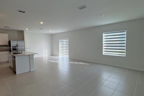 Снять в аренду виллу или дом в Лейк-Уэльс, Флорида 4 спальни, № 1952789 - фото 3