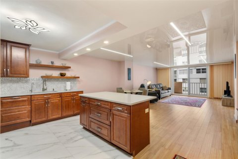 Condominio en venta en Hallandale Beach, Florida, 1 dormitorio, 120.77 m2 № 1865041 - foto 6