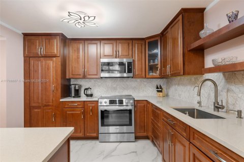 Condominio en venta en Hallandale Beach, Florida, 1 dormitorio, 120.77 m2 № 1865041 - foto 8