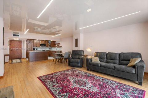 Condominio en venta en Hallandale Beach, Florida, 1 dormitorio, 120.77 m2 № 1865041 - foto 12
