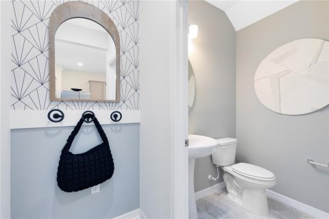 Townhouse in Winter Garden, Florida 3 bedrooms, 156.35 sq.m. № 2236989 - photo 13