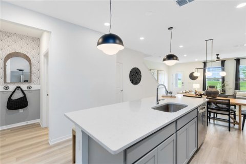 Townhouse in Winter Garden, Florida 3 bedrooms, 156.35 sq.m. № 2236989 - photo 4