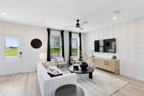 Townhouse in Winter Garden, Florida 3 bedrooms, 156.35 sq.m. № 2236989 - photo 8