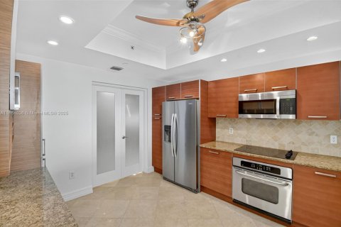 Condominio en venta en Aventura, Florida, 3 dormitorios, 159.79 m2 № 1980568 - foto 3