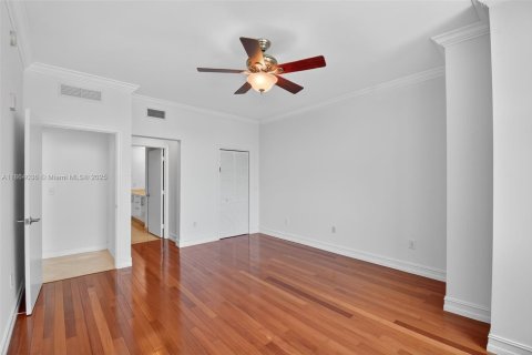 Condominio en venta en Aventura, Florida, 3 dormitorios, 159.79 m2 № 1980568 - foto 18