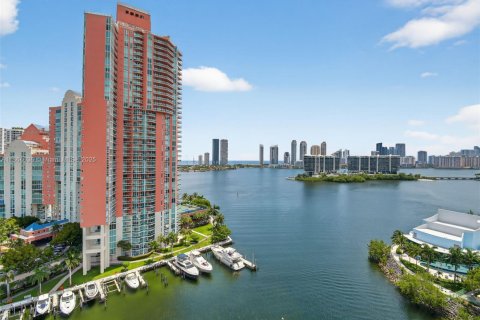 Condominio en venta en Aventura, Florida, 3 dormitorios, 159.79 m2 № 1980568 - foto 14