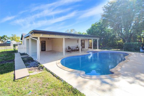 Купить виллу или дом в Майами, Флорида 3 спальни, 141.68м2, № 1994413 - фото 25