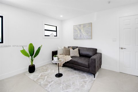 Купить виллу или дом в Майами, Флорида 3 спальни, 141.68м2, № 1994413 - фото 16