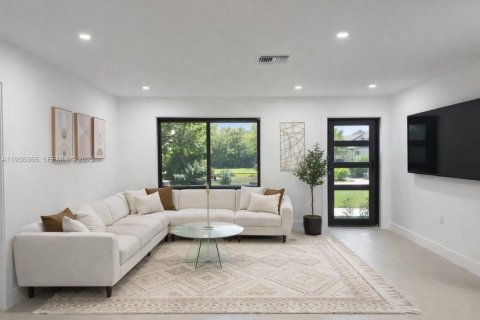 Купить виллу или дом в Майами, Флорида 3 спальни, 141.68м2, № 1994413 - фото 2