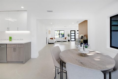 Купить виллу или дом в Майами, Флорида 3 спальни, 141.68м2, № 1994413 - фото 15