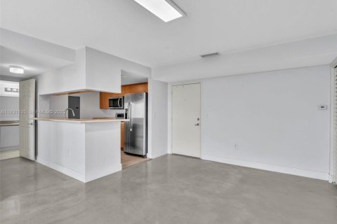 Copropriété à louer à Miami, Floride: 2 chambres, 82.78 m2 № 1989598 - photo 11