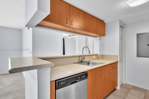 Copropriété à louer à Miami, Floride: 2 chambres, 82.78 m2 № 1989598 - photo 9