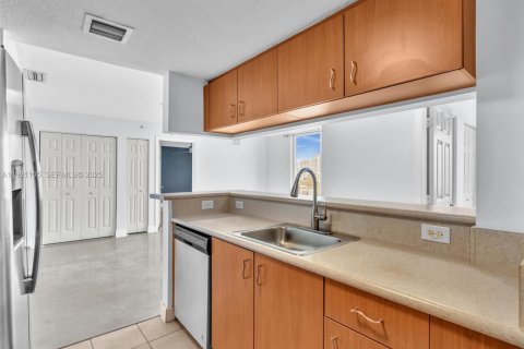 Copropriété à louer à Miami, Floride: 2 chambres, 82.78 m2 № 1989598 - photo 13