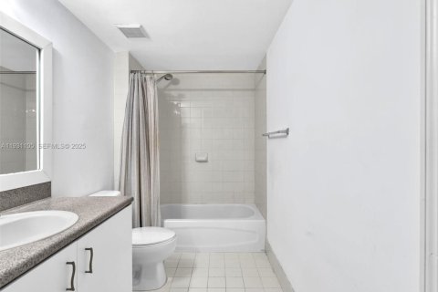 Copropriété à louer à Miami, Floride: 2 chambres, 82.78 m2 № 1989598 - photo 25