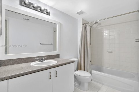Copropriété à louer à Miami, Floride: 2 chambres, 82.78 m2 № 1989598 - photo 26