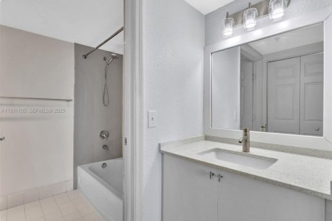 Copropriété à louer à Miami, Floride: 2 chambres, 82.78 m2 № 1989598 - photo 22