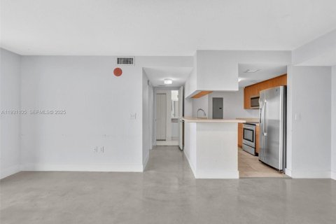 Copropriété à louer à Miami, Floride: 2 chambres, 82.78 m2 № 1989598 - photo 8