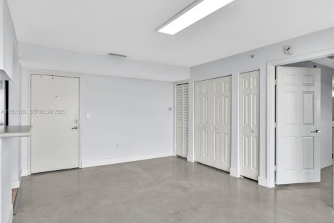 Copropriété à louer à Miami, Floride: 2 chambres, 82.78 m2 № 1989598 - photo 18