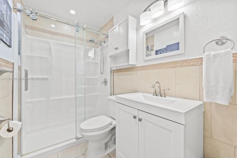 House in Miramar, Florida 2 bedrooms, 90.21 sq.m. № 1863463 - photo 14