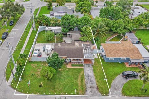 House in Miramar, Florida 2 bedrooms, 90.21 sq.m. № 1863463 - photo 25