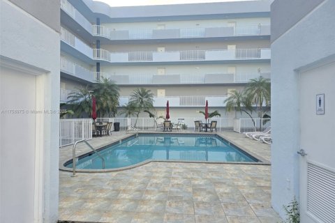 Condominio en venta en Miami, Florida, 2 dormitorios, 92.16 m2 № 1702307 - foto 3