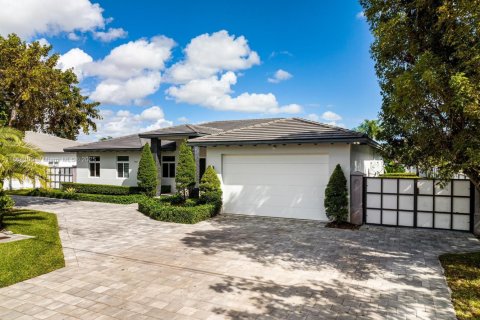 Купить виллу или дом в Майами, Флорида 5 спален, 301.56м2, № 1892813 - фото 2