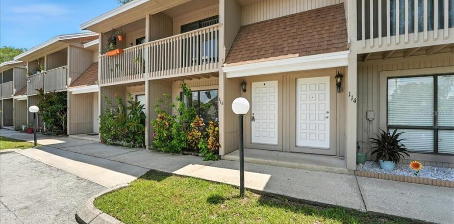 Townhouse in Altamonte Springs, Florida 2 bedrooms, 89.74 sq.m. № 1880908