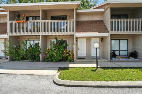 Townhouse in Altamonte Springs, Florida 2 bedrooms, 89.74 sq.m. № 1880908 - photo 2