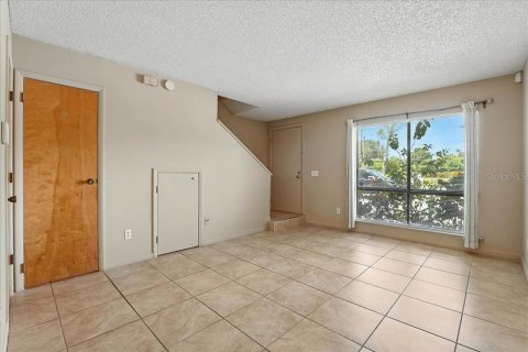 Townhouse in Altamonte Springs, Florida 2 bedrooms, 89.74 sq.m. № 1880908 - photo 5